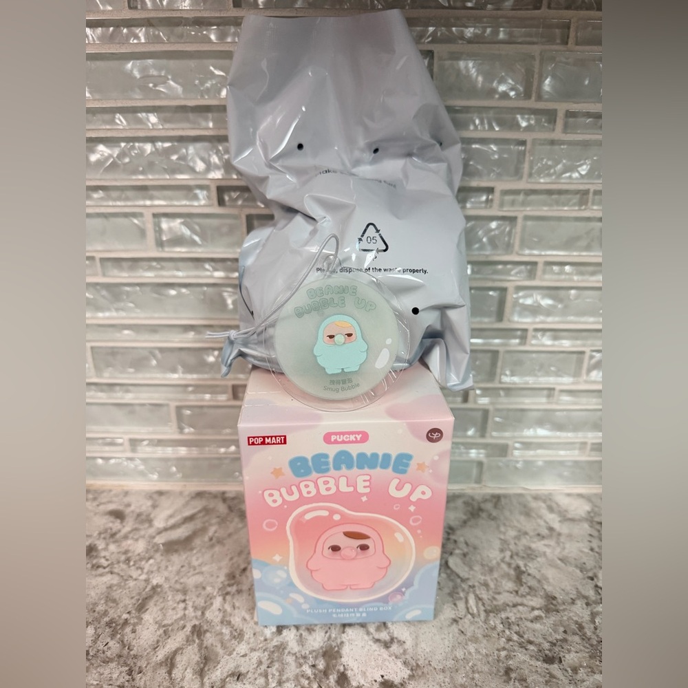 Pucky Beanie Bubble Up Figure